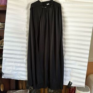 Spirit of Halloween Long Black Nylon Hooded Cape One Size